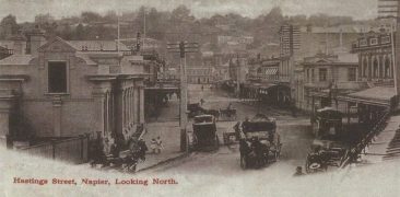 Old picture – Hastings Street Napier late 1800’s